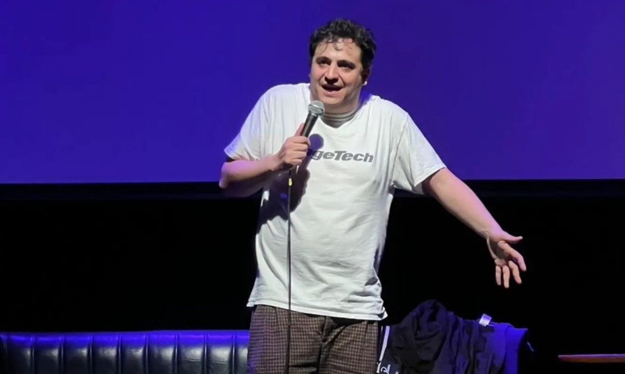 Ricardo O’Farrill exhibe a ‘standuperos’ por drogar con MDMA a una mujer