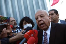 México: se retoma audiencia de jefe migratorio por incendio