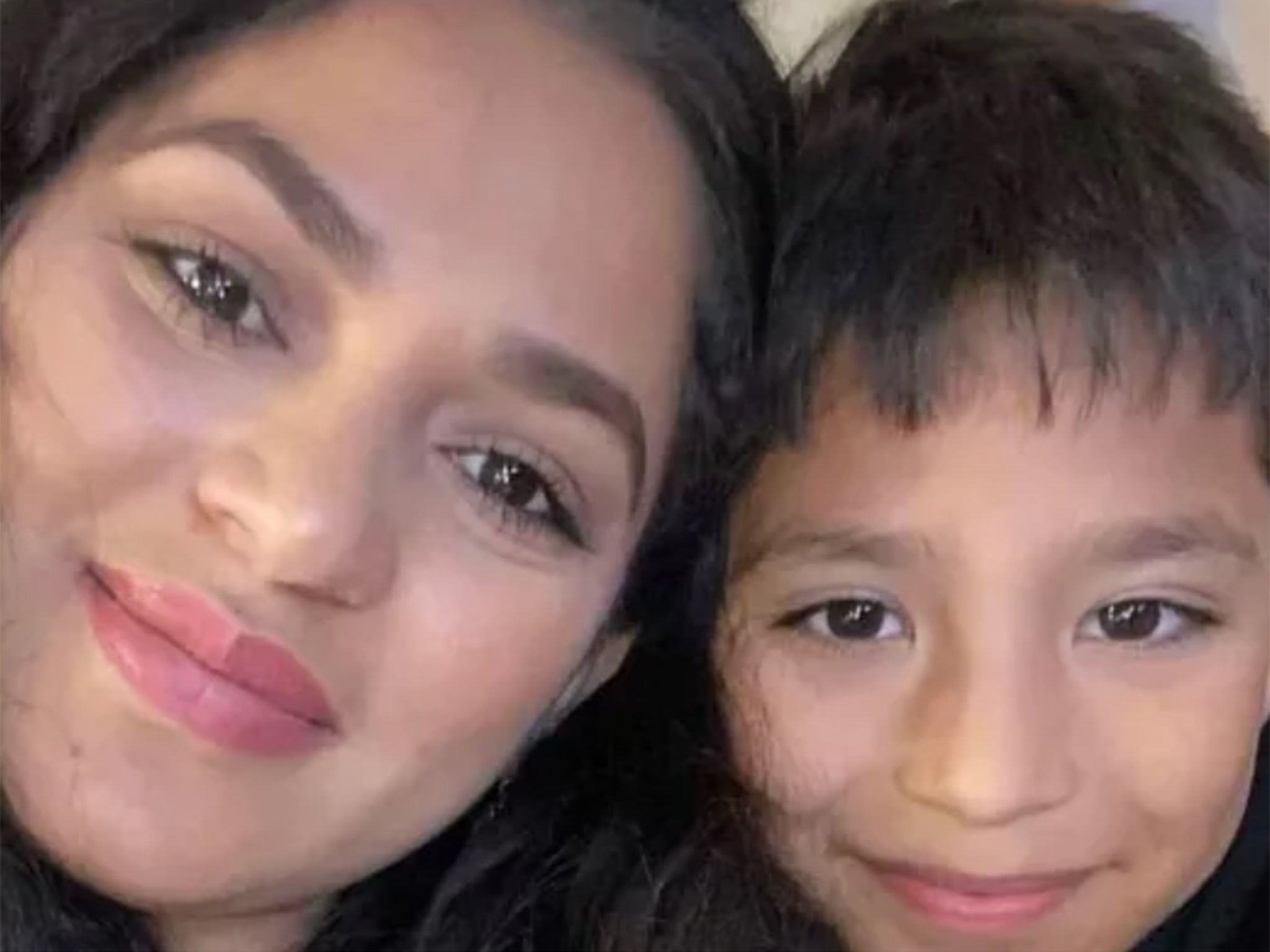 Sonia Argentina Guzmán, 25 años, y su hijo de nueve años Daniel Enrique Laso