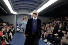 Modelos protestan por polémico tema de la Met Gala en honor a Karl Lagerfeld