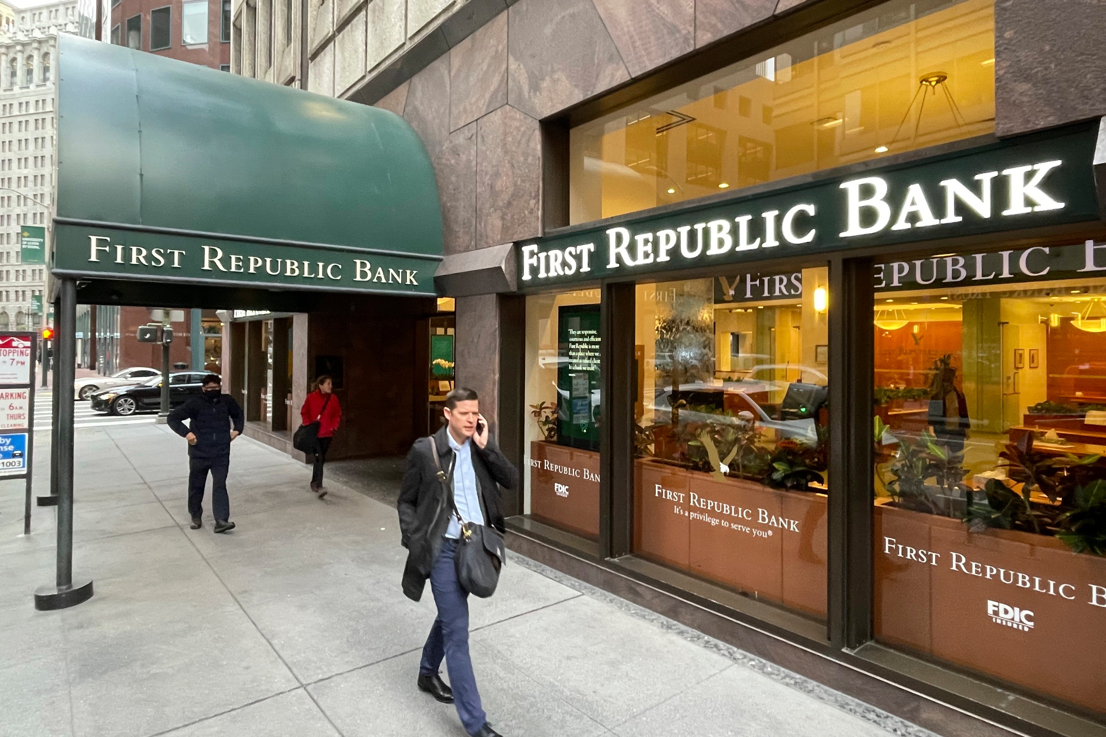 AP EXPLICA-FIRST REPUBLIC BANK