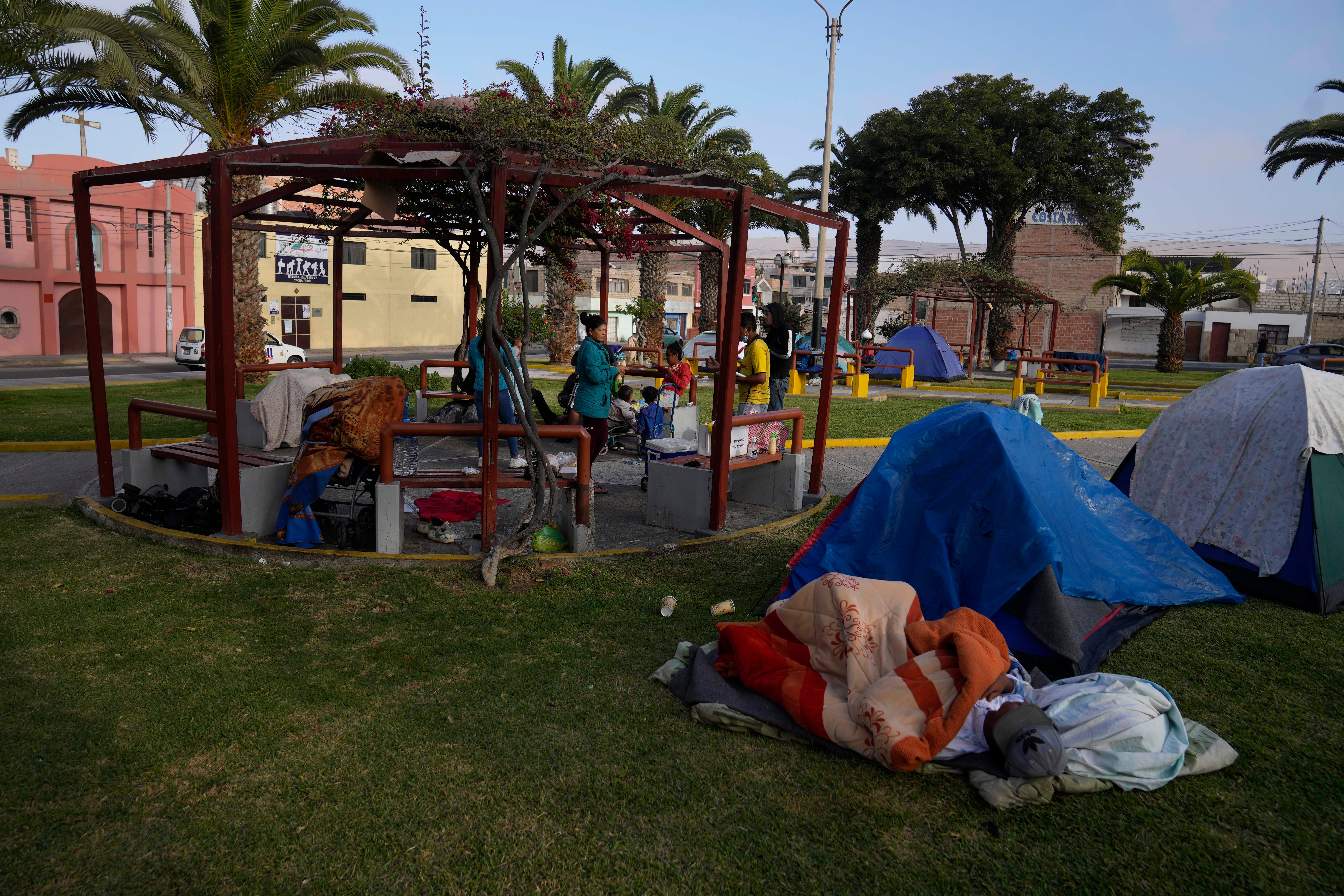 PERÚ-CHILE MIGRANTES