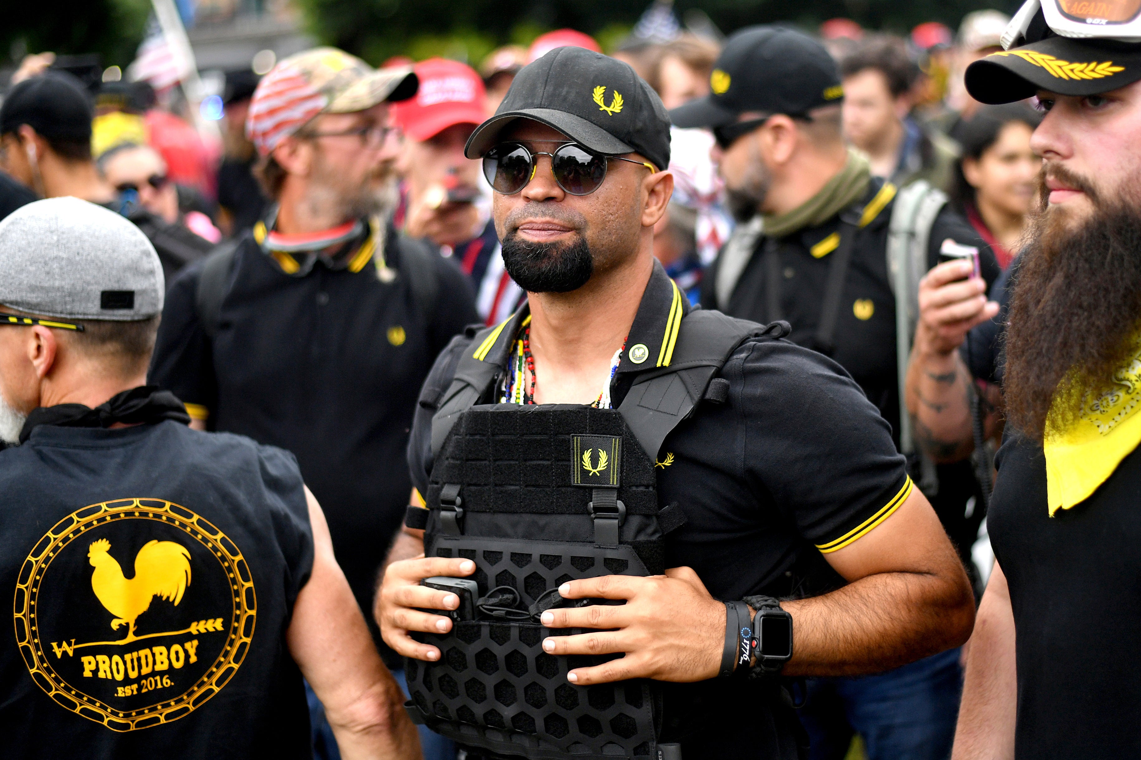 Declaran culpables al exlíder y tres miembros de Proud Boys de conspiración sediciosa en el ataque del 6 de enero