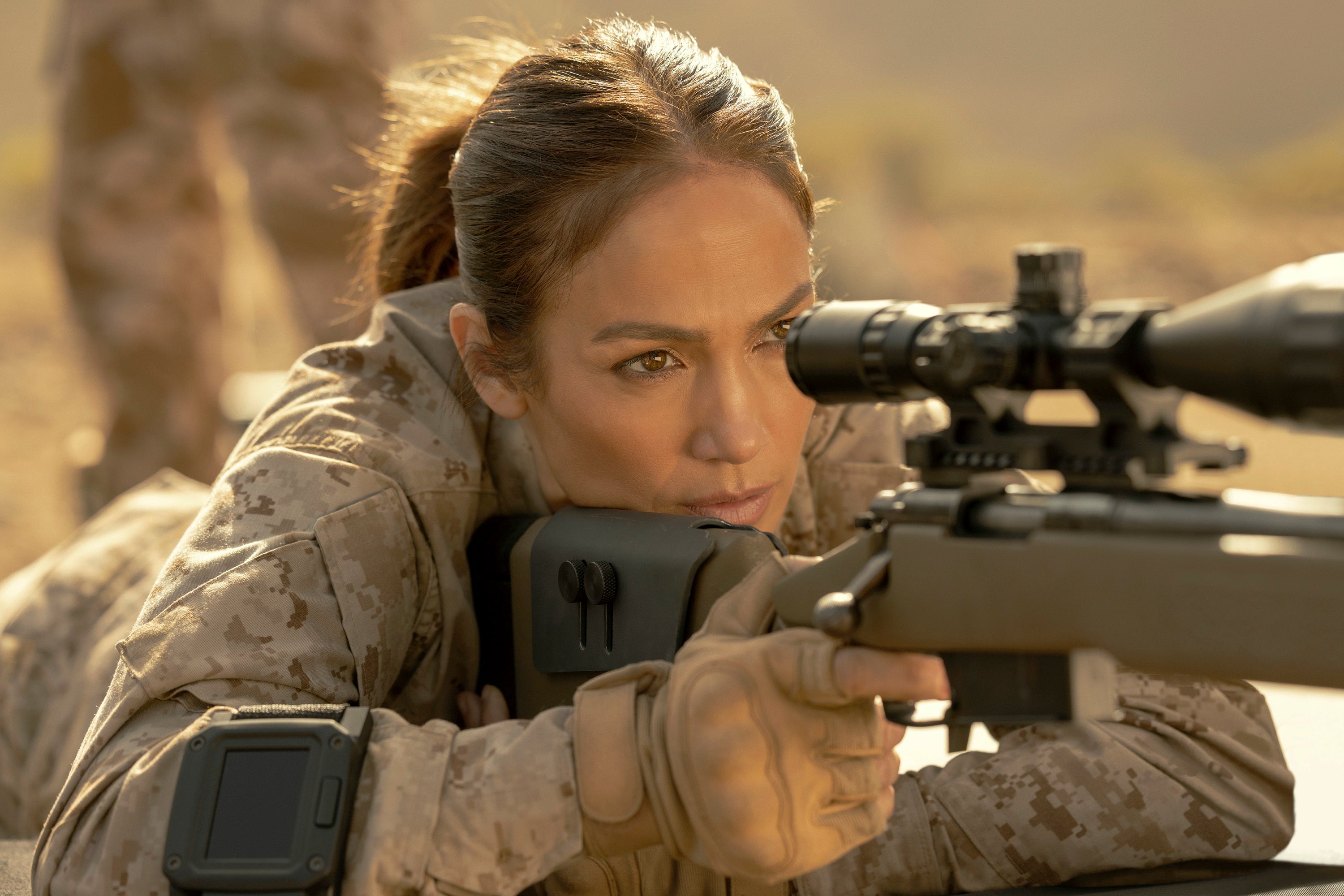 Reseña: Jennifer Lopez salva a “The Mother”