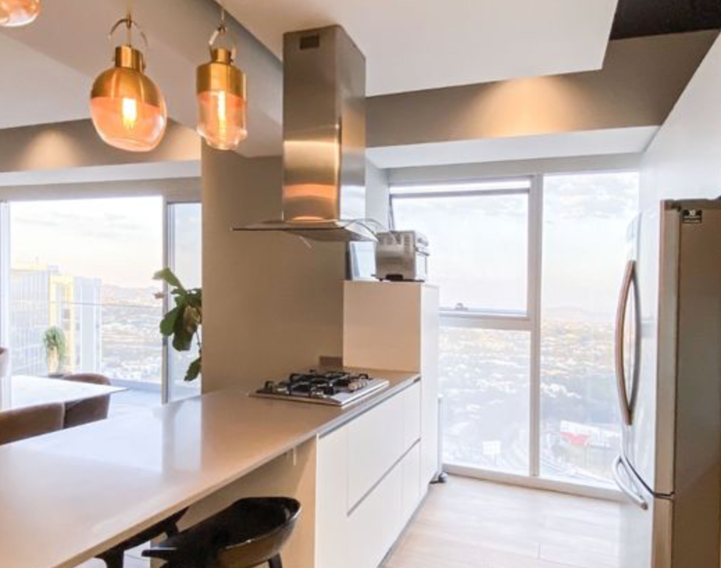 Los detalles del lujoso departamento que compró Peso Pluma en México