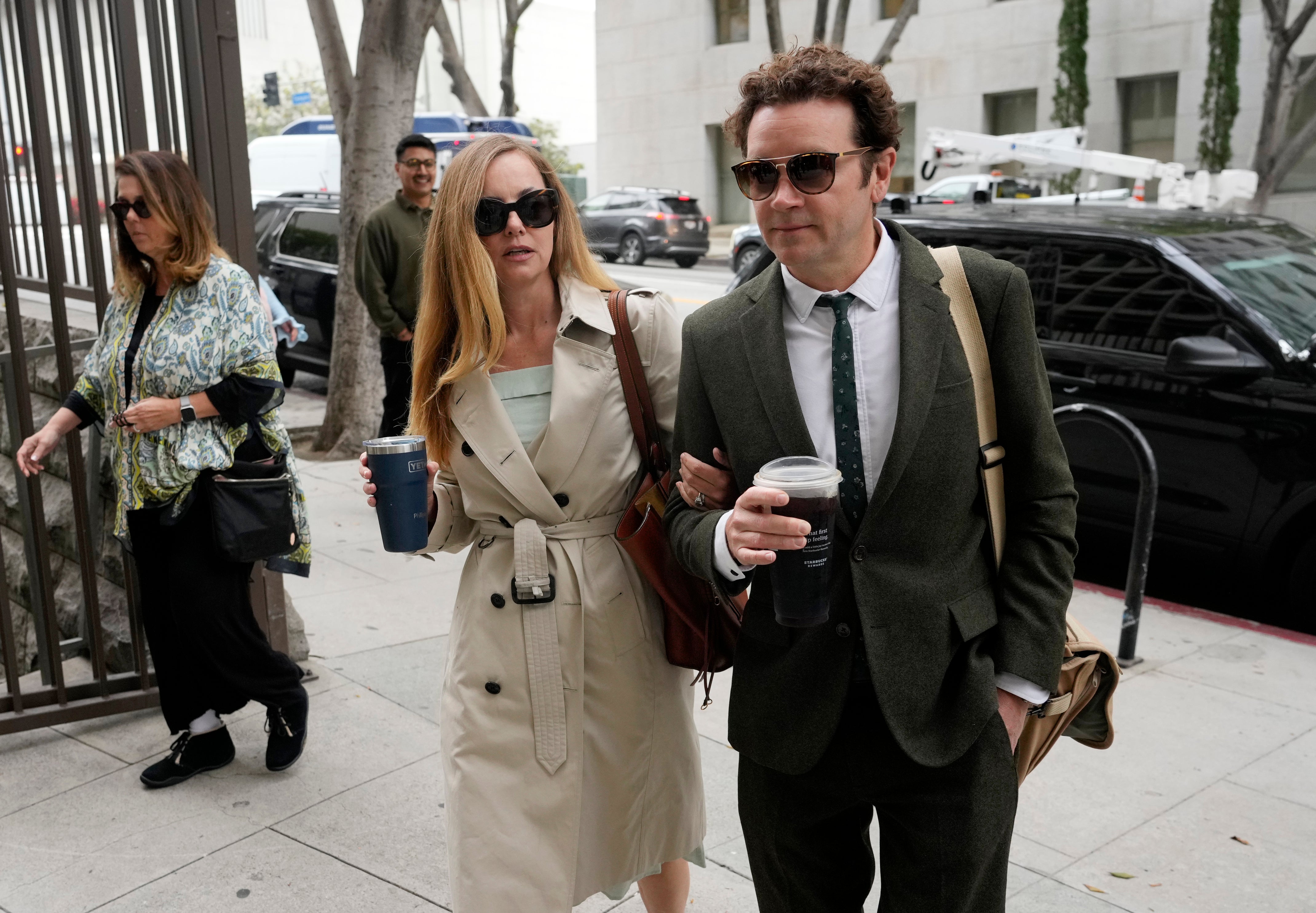 Phillips ha estado al lado de su marido durante todo el juicio