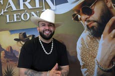 Carin León busca romper el cliché de la música regional mexicana