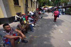 México mueve migrantes hacia el interior para bajar la presión en sus fronteras