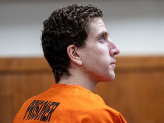 Bryan Kohberger en la corte para su lectura de cargos por los asesinatos de Idaho