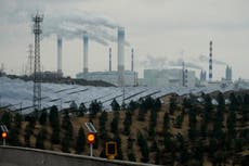 Un reporte ve avances en energía limpia, pero demasiada inversión en carbón para cumplir metas
