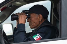 El campesino que se convirtió en policía para cuidar del volcán Popocatépetl