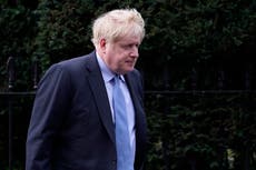 Gobierno británico disputa exigencia de entregar mensajes de Boris Johnson sobre COVID-19