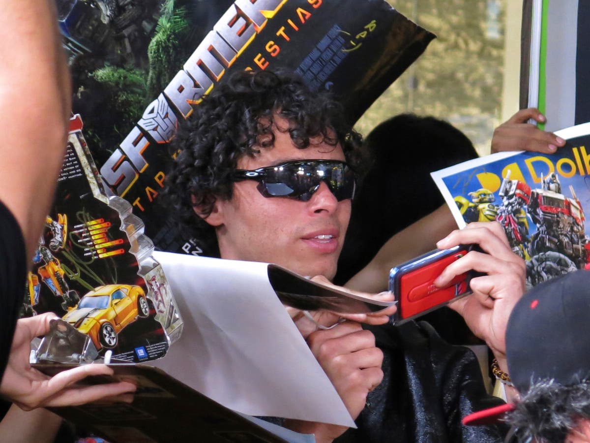 Actores y director de “Transformers Rise of the Beasts” visitan México