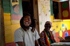 Rastafaris obtienen derechos sacramentales a la marihuana en Antigua y Barbuda