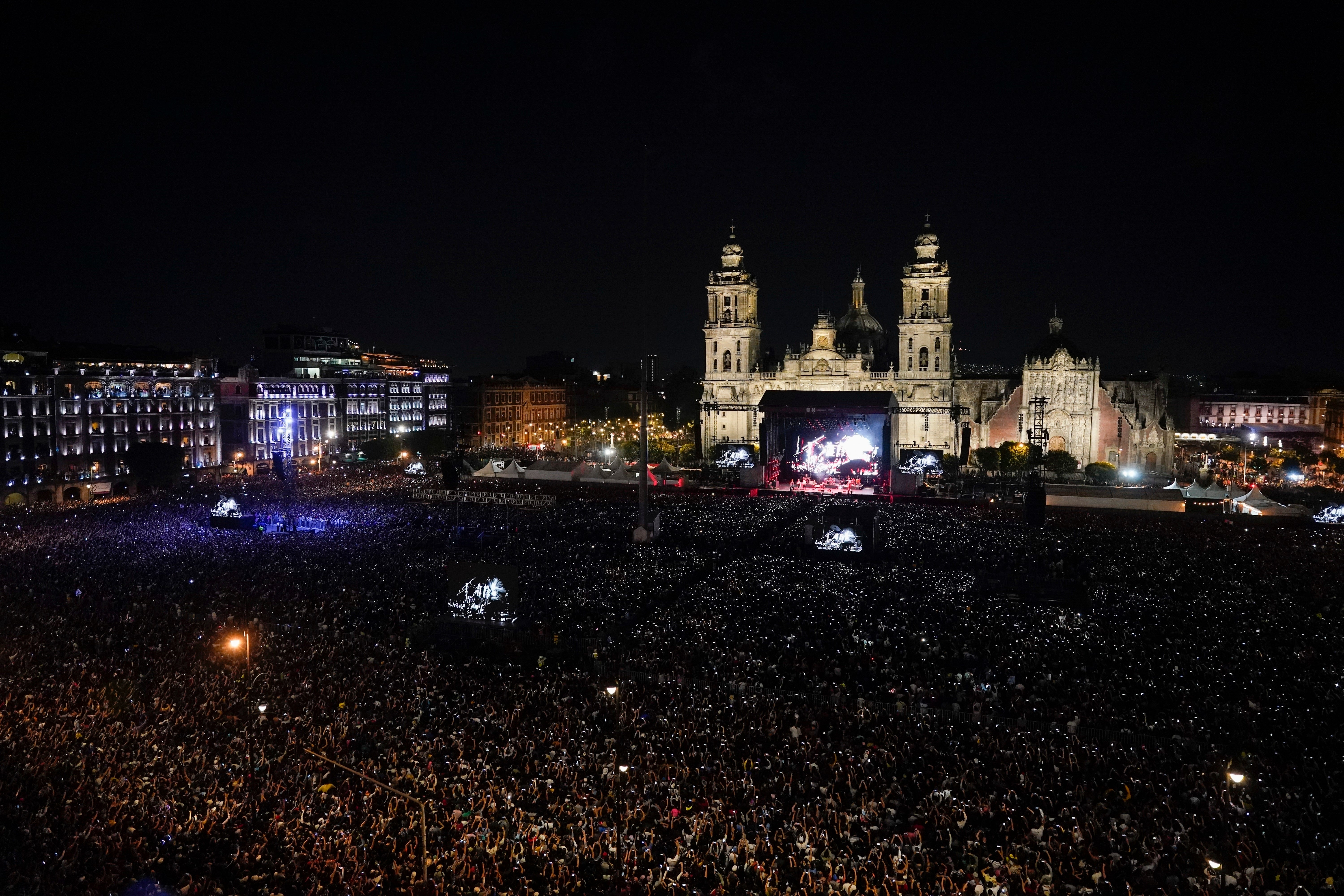 Fabulosos Cadillacs rompen récord de asistencia en el Zócalo de México