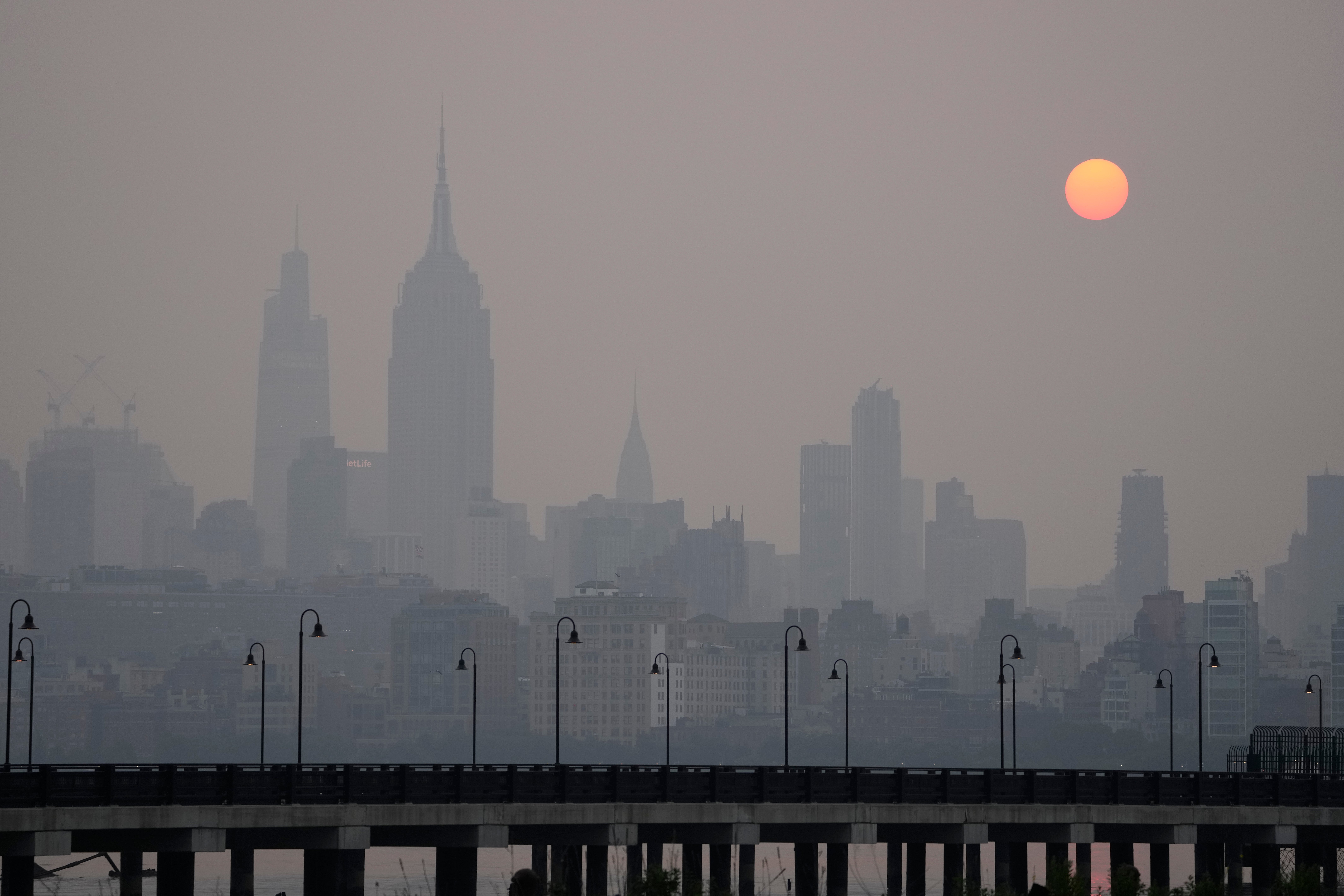 Nueva York: ¿qué hacer para protegerse del humo de los incendios forestales?