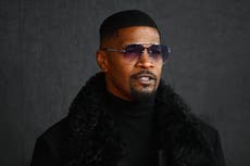 Representantes de Jamie Foxx abordan conspiración de que vacuna de covid-19 dejó al actor “paralizado y ciego”