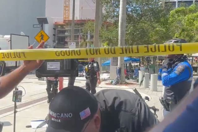 La policía bloqueó un área frente a la corte de Miami debido a un paquete sospechoso