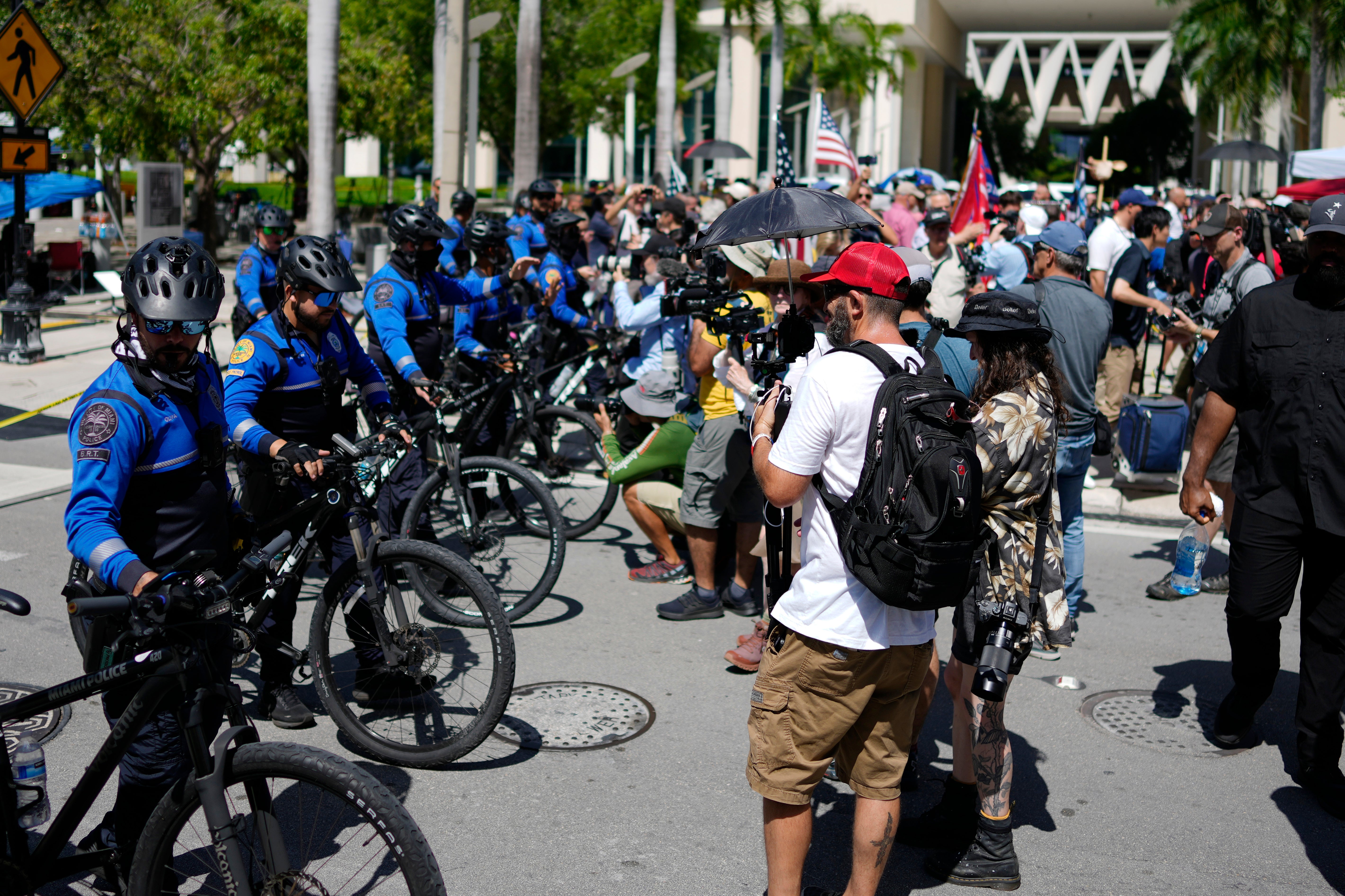 TRUMP-DOCUMENTOS CLASIFICADOS-LA ESCENA