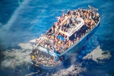 Sigue la búsqueda de sobrevivientes y desaparecidos en naufragio en Mediterráneo