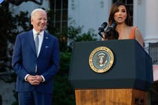 Los Biden y Eva Longoria proyectan “Flamin’ Hot” en la Casa Blanca