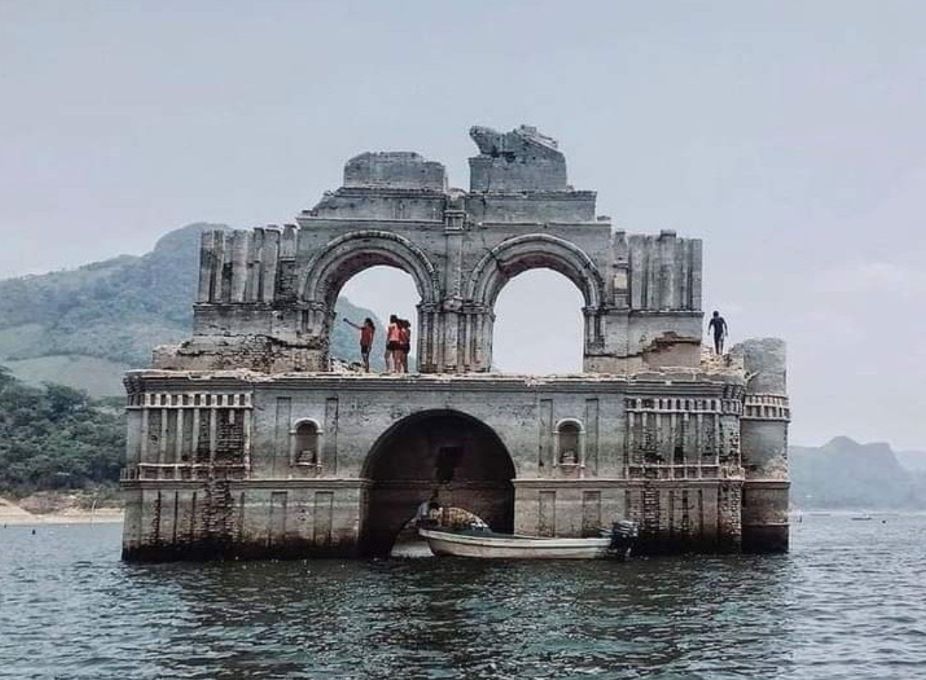 Iglesia mexicana vuelve a la superficie tras más de 50 años sumergida