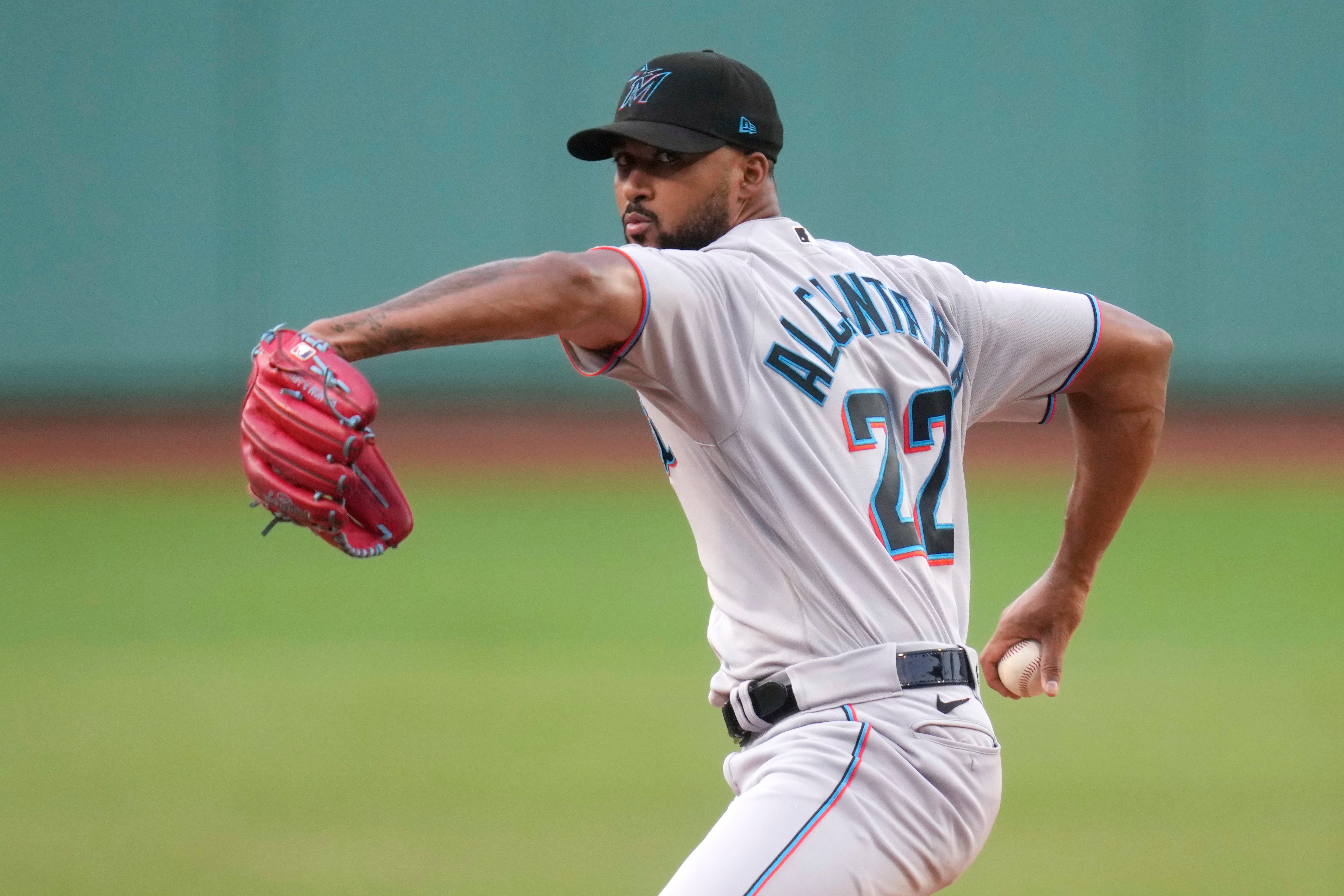 MARLINS-MEDIAS ROJAS