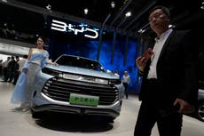 Fabricantes de autos compiten para asegurarse el suministro del llamado “oro blanco”: litio