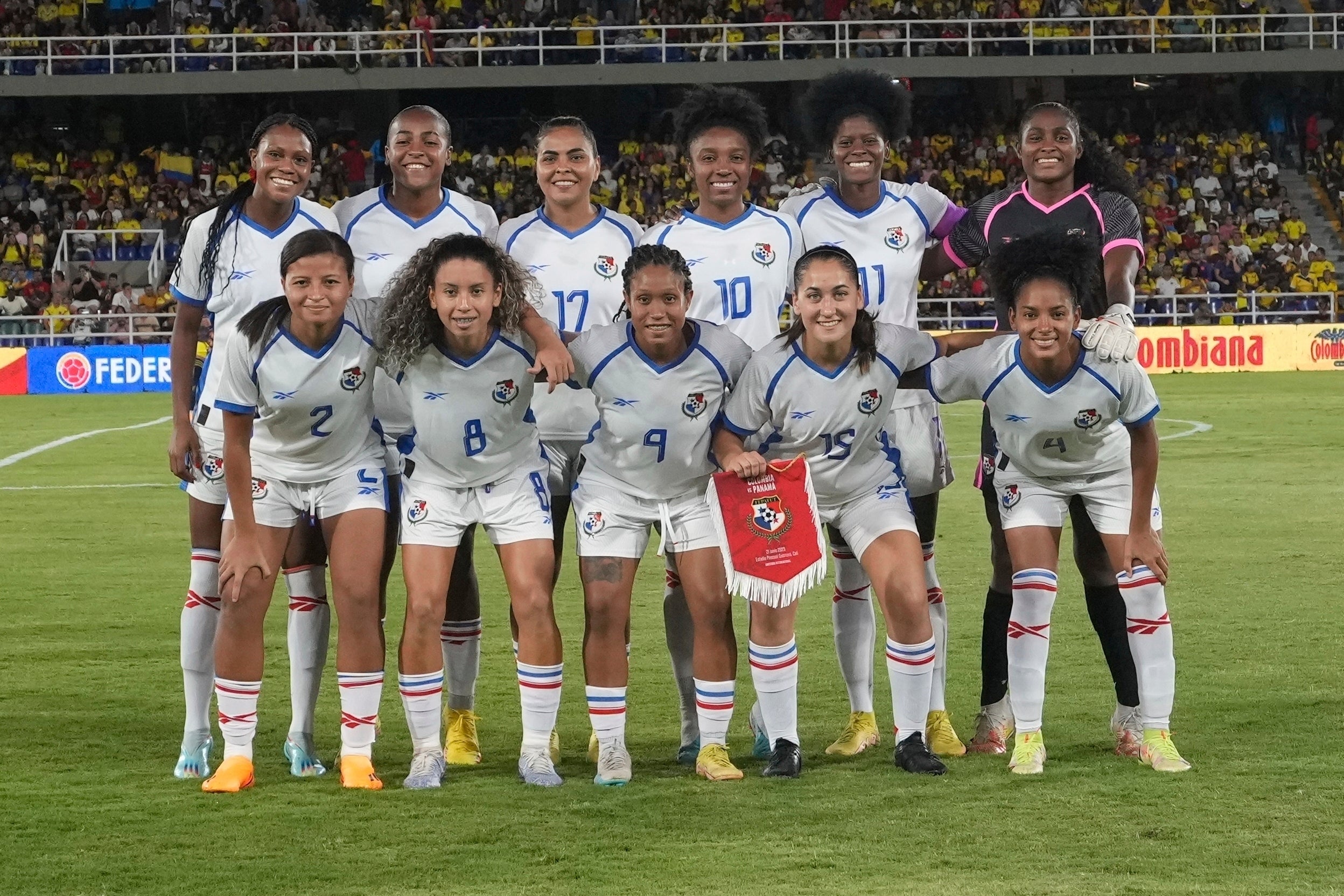 MUJERES PANAMÁ