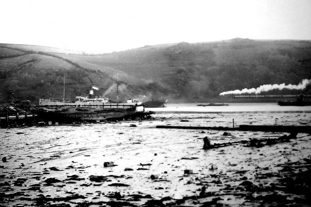 El submarino HMS E52 quedó varado en marismas en Dartmouth antes de que se creara el parque (Dartmouth Museum/PA)
