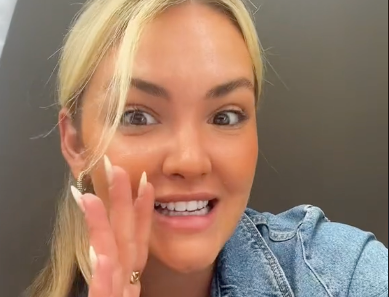 Esto es lo que nunca debes hacer en un avión, según advertencia de azafata