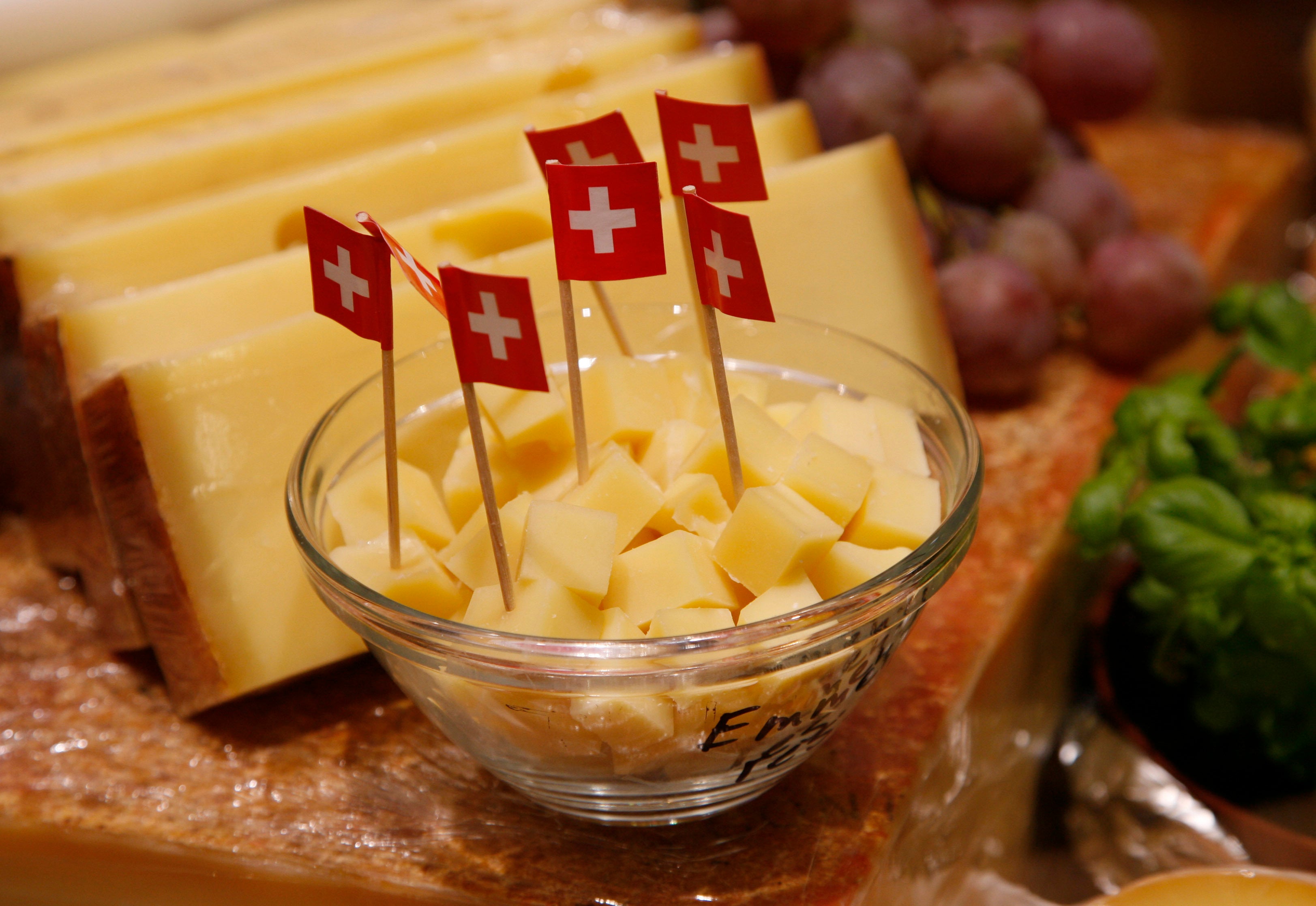 SUIZA-QUESO IMPORTACIÓN