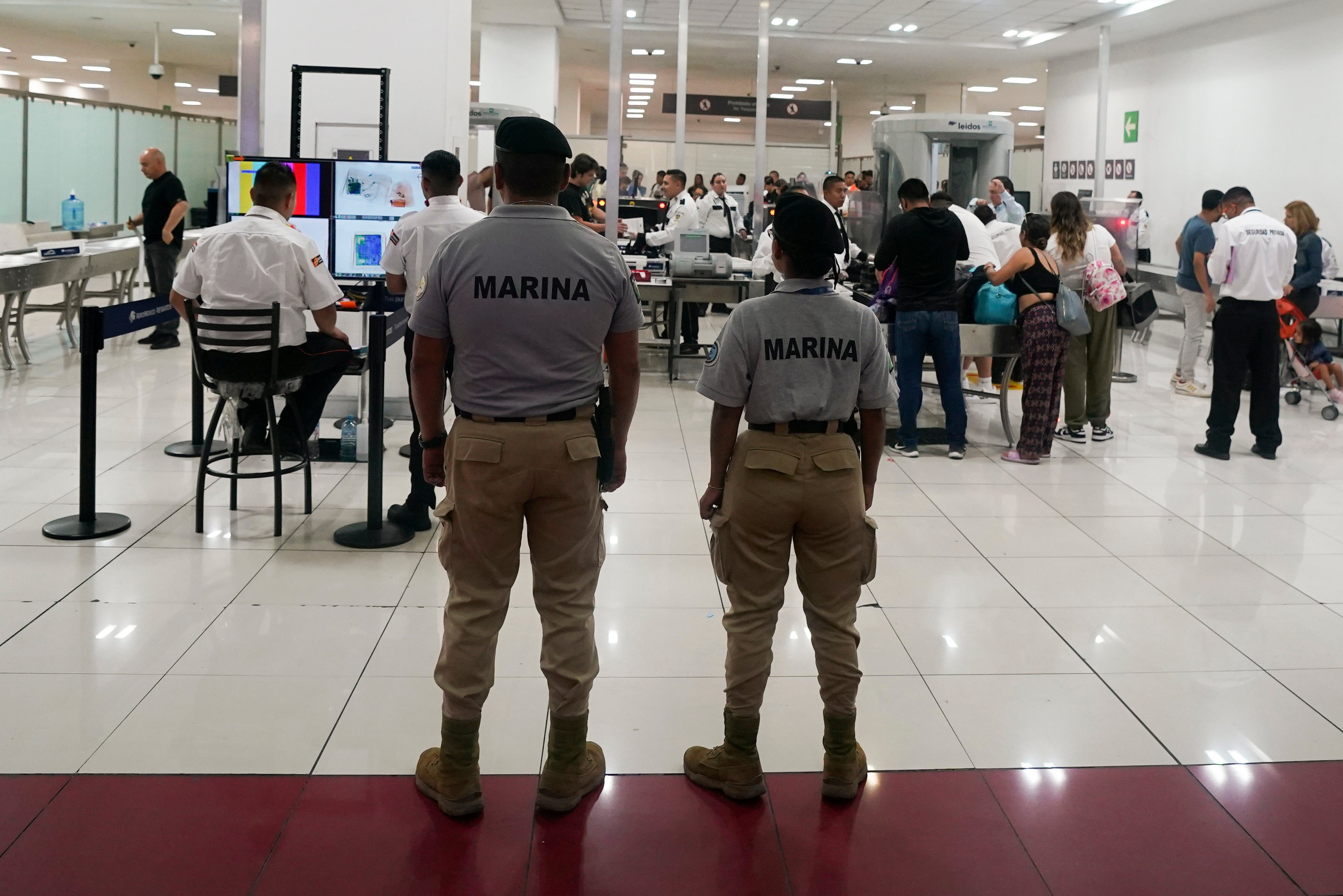 La Marina, en puertas de asumir el control total del principal aeropuerto de México
