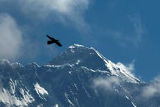 Al menos 5 muertos tras estrellarse un helicóptero cerca del Everest