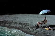 Reseña: En “Playa Saturno” el reggaetón futurista de Rauw Alejando llega a nuevas alturas