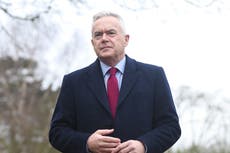 Huw Edwards: la prominente carrera del conductor de la BBC ahora está manchada por un escándalo sexual