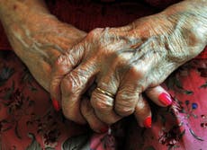 “Momento decisivo” en la lucha contra el Alzheimer: descubren fármaco que ralentiza la enfermedad