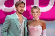 Margot Robbie dice que sus amigas la molestaron por no besar a Ryan Gosling en ‘Barbie’