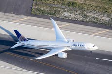 Demandan a Delta por servirle 10 tragos de vodka a un pasajero mientras agredía sexualmente a una madre e hija