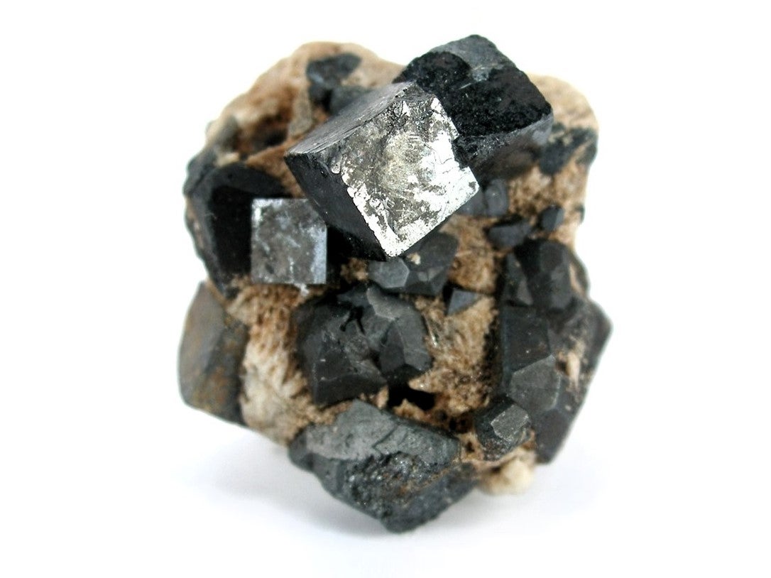 La perovskita es el mineral más abundante del planeta y representa el 38% de la masa terrestre