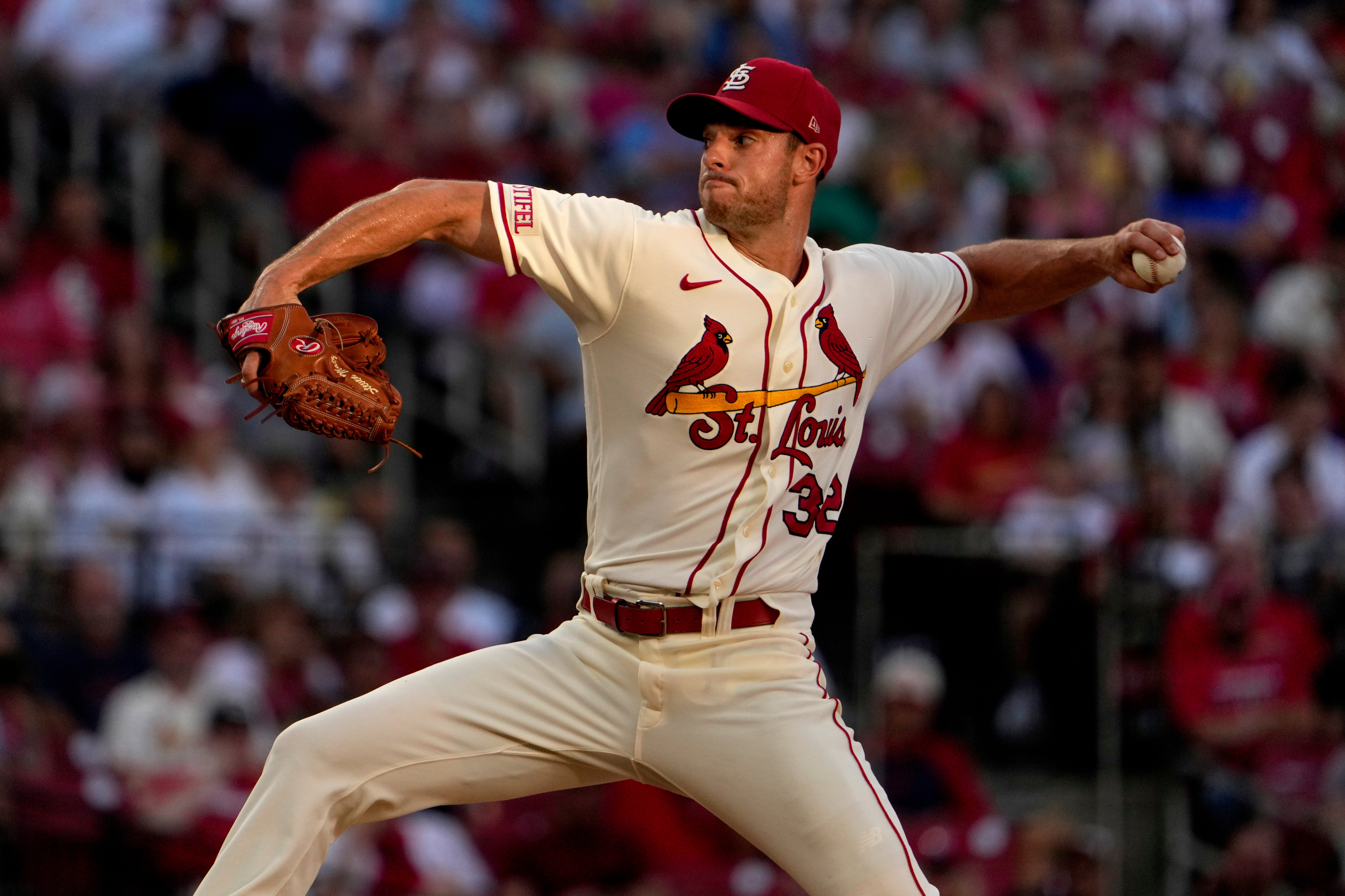 Wainwright sale ponchado en su despedida y Cardenales superan por