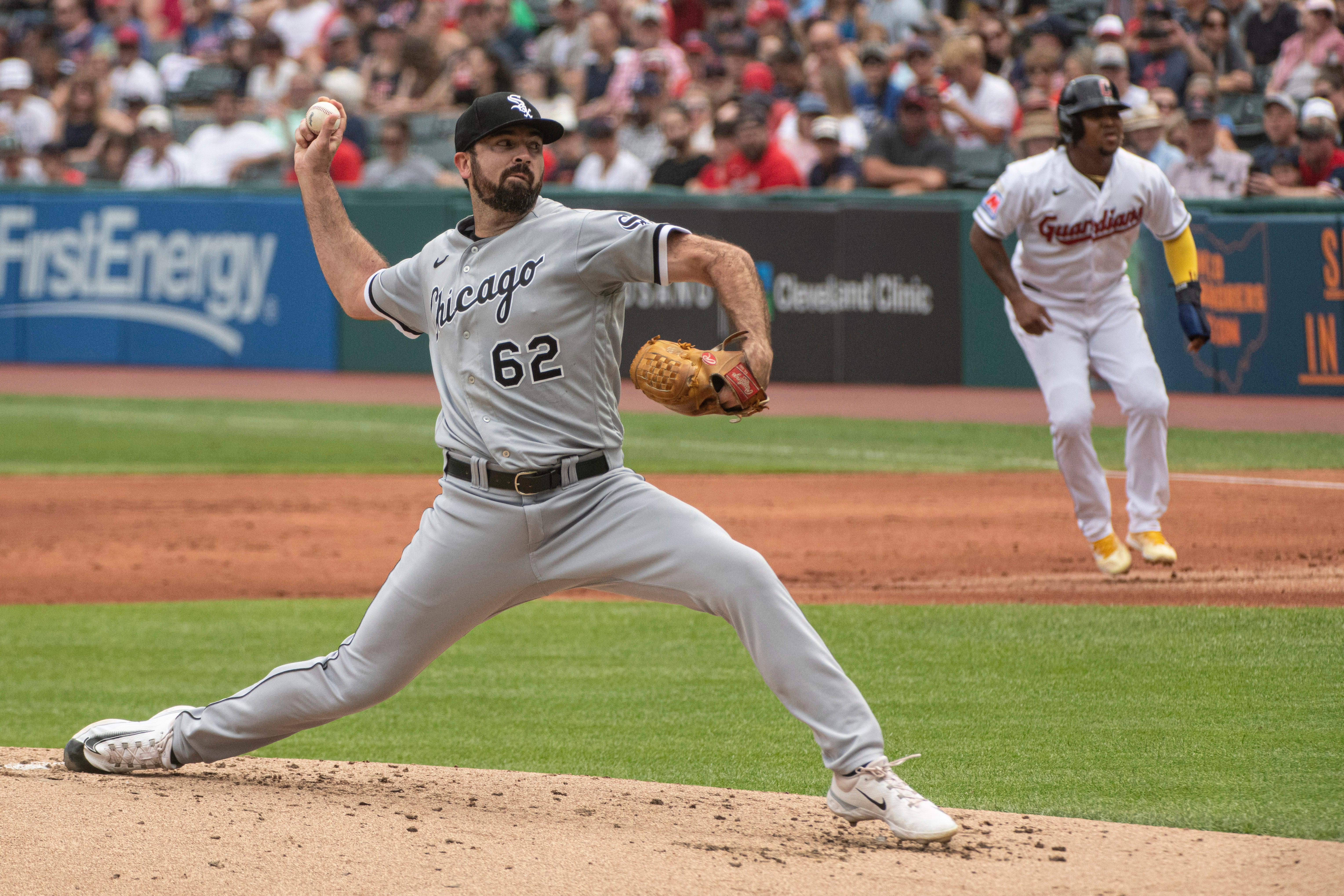 Cachorros bombardean en la 8va para imponerse a los Rojos por 15-7