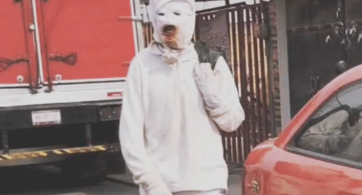¿Quién es el “hombre de blanco” que deambula por las calles de Coacalco y se ha vuelto viral en TikTok?