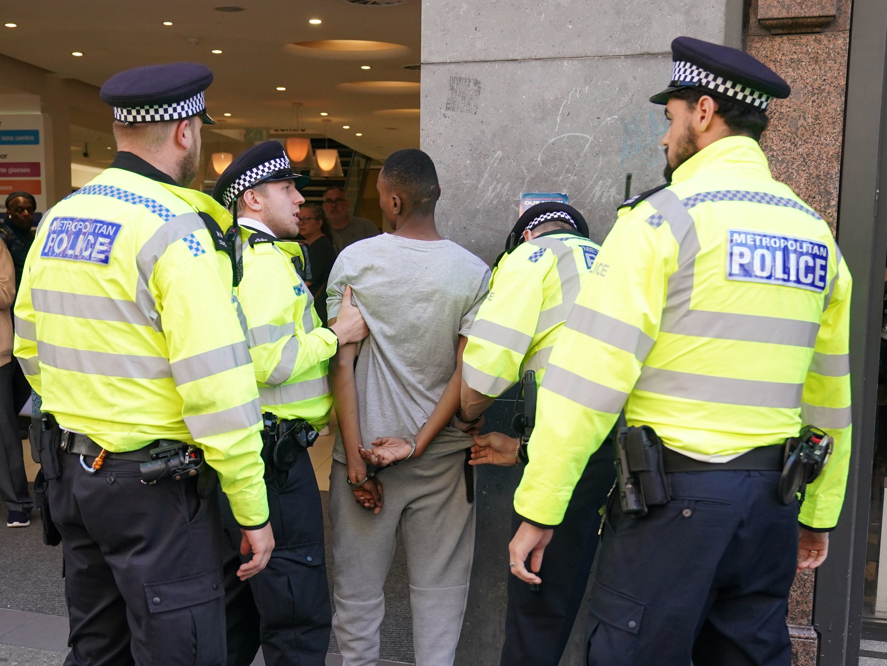 Una persona detenida en el McDonald’s de Oxford Street