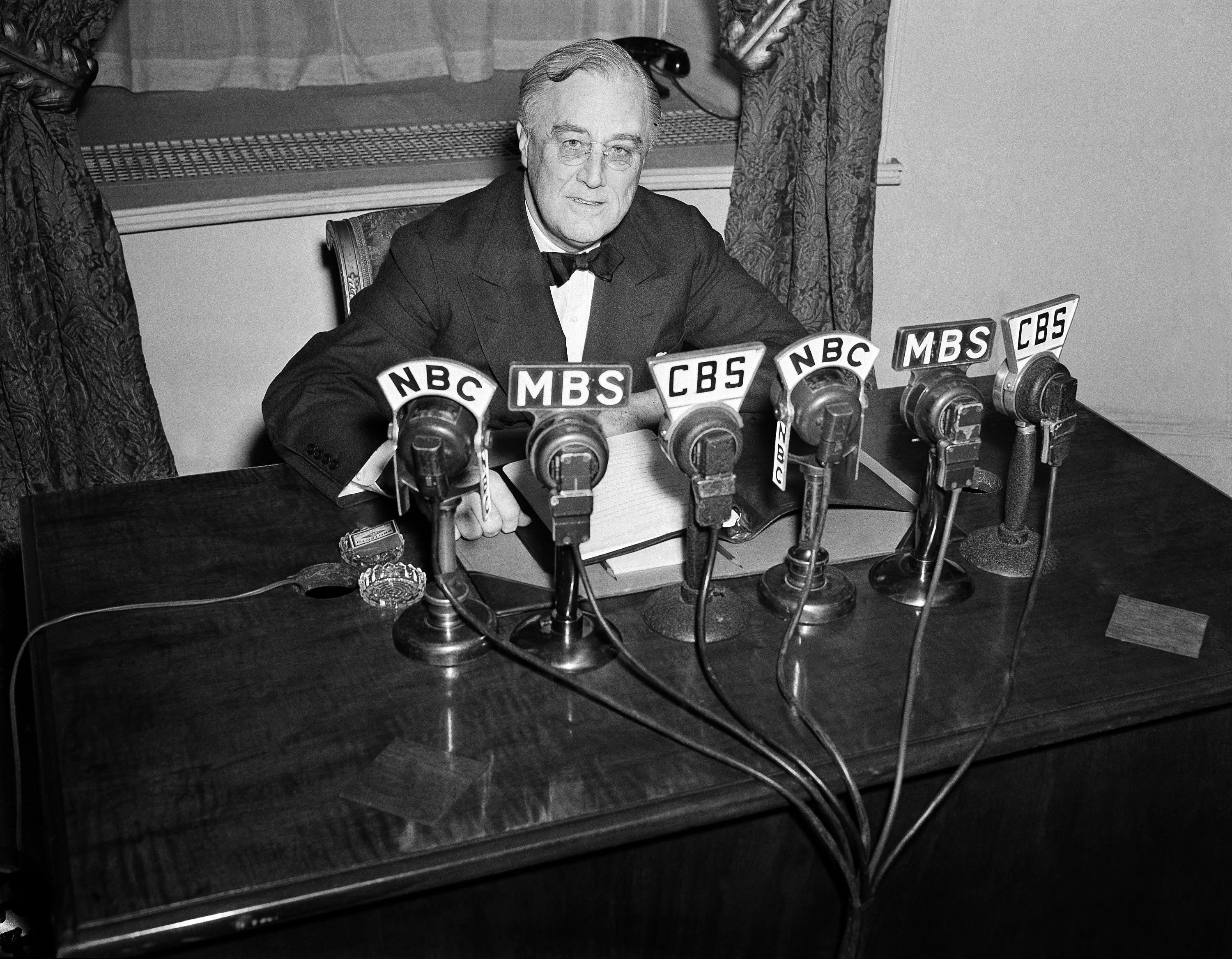El ataque por sorpresa le dio al entonces presidente Franklin Roosevelt un motivo para solicitar al Congreso una declaración de guerra contra Japón (AP, 1941)