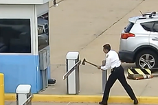 Piloto al “borde del colapso” ataca con un hacha la barrera del estacionamiento del aeropuerto de Denver