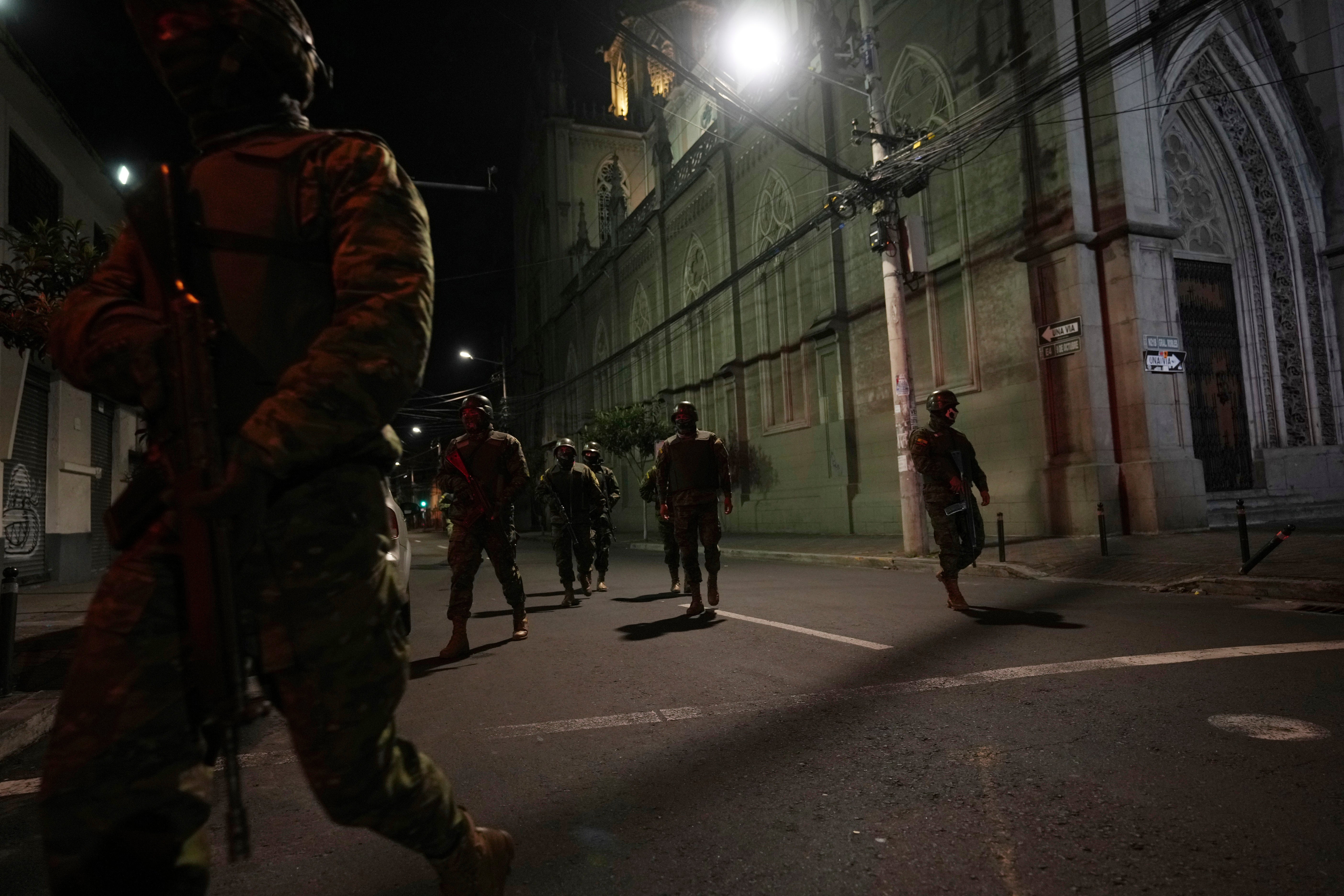 ECUADOR-COCHES BOMBA