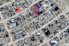 Tormentas dejan varados a decenas de miles en festival Burning Man en desierto de Nevada