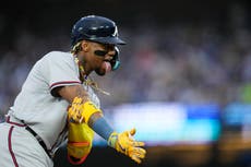 Acuña pega jonrón por 3er juego seguido; Bravos se imponen 4-2 a Dodgers en 10 innings