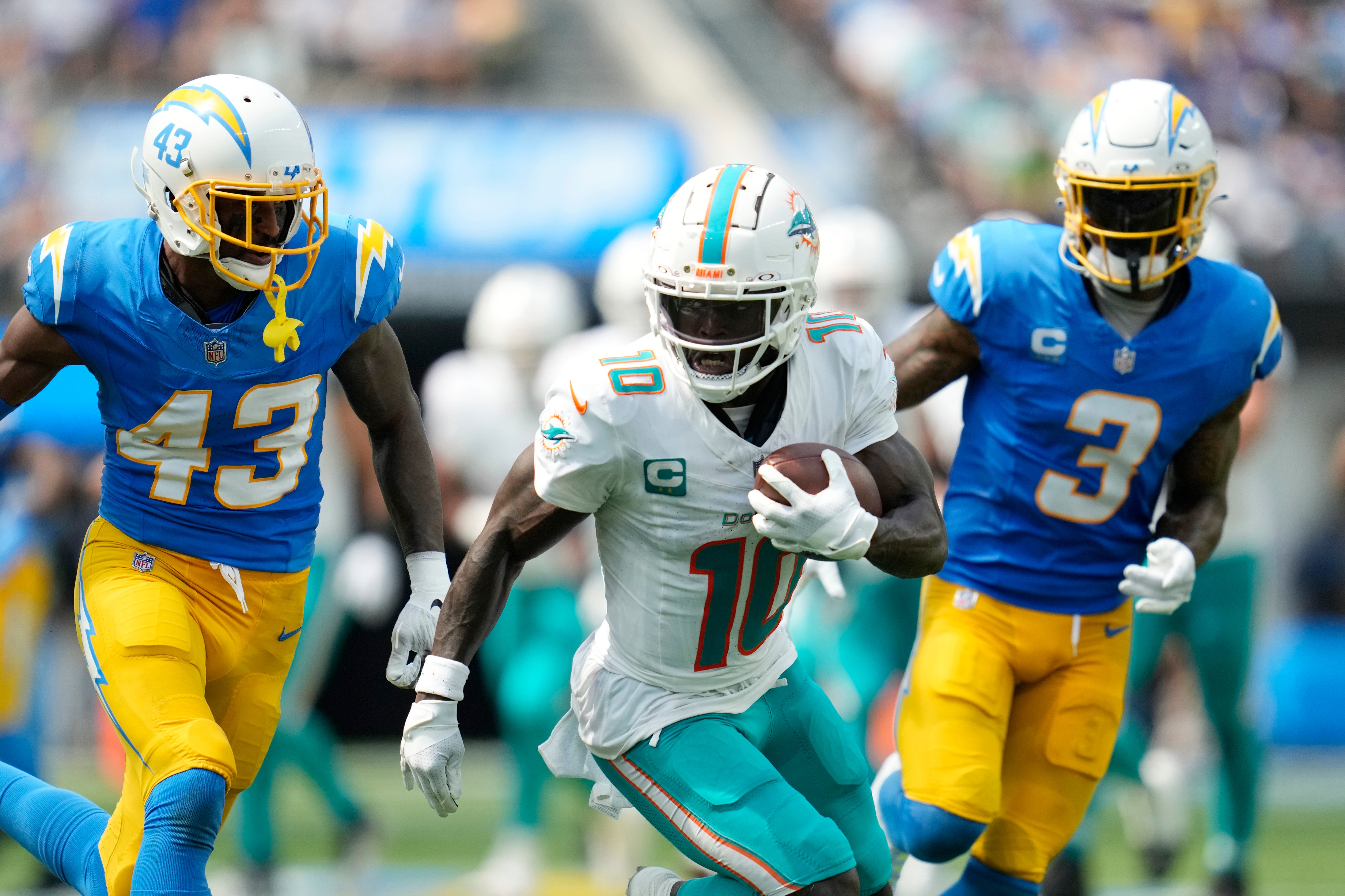 DOLPHINS-CHARGERS